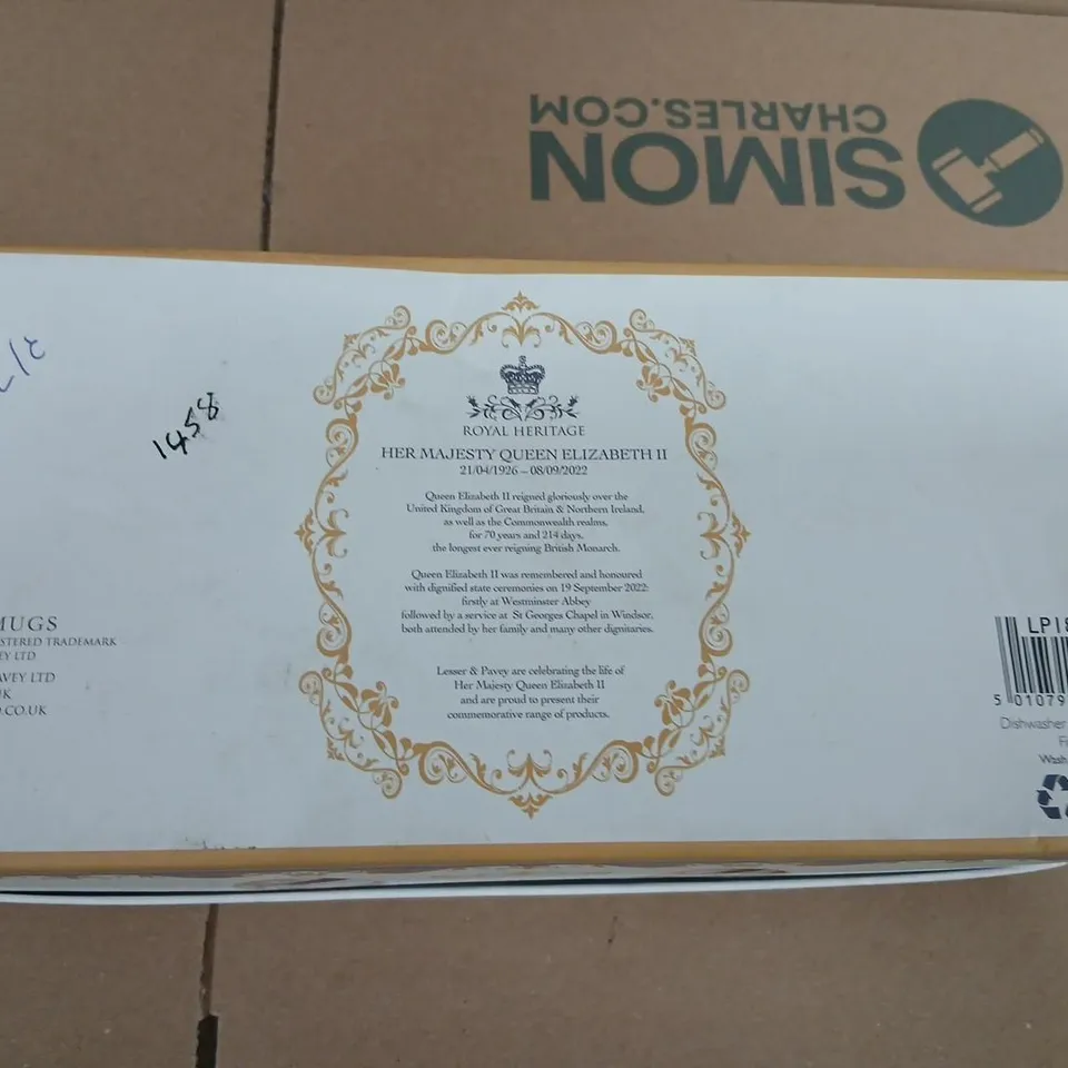 ROYAL HERITAGE QUEEN ELIZABETH II 1926-2022 SET OF 2 MUGS