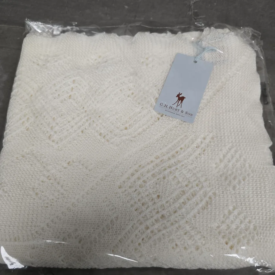 G.H. HURT & SON SUPER-FINE MERINO WOOL CHRISTMAS SHAWL – IVORY WHITE