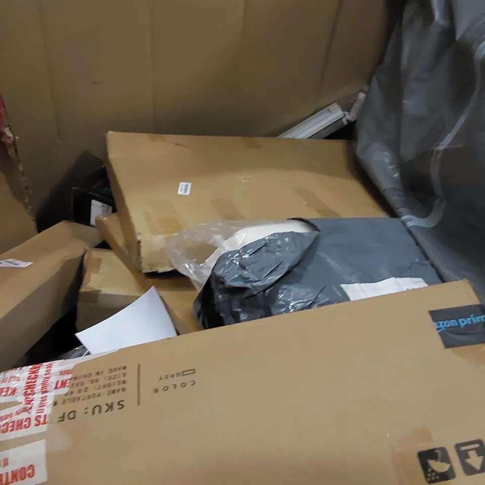 PALLET OF ASSORTED ITEMS INCLUDING: FOLDING BED, CUSHION, TROLLEY, RETRACTABLE GATE, KATANA SWORD PROP