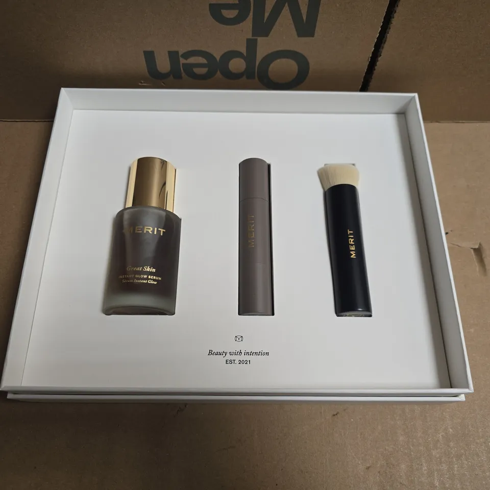 MERIT BEAUTY 3-PIECE SET 