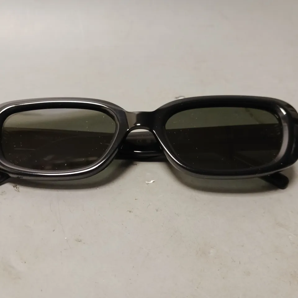BOXED MAISON MARGIELA X GENTLE MONSTER SUNGLASSES - MM106 