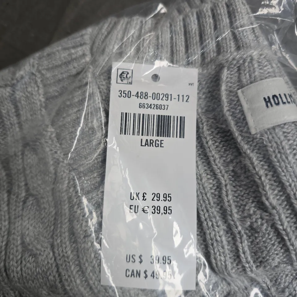 HOLLISTER GREY CABLE-KNIT SWEATER – UK LARGE