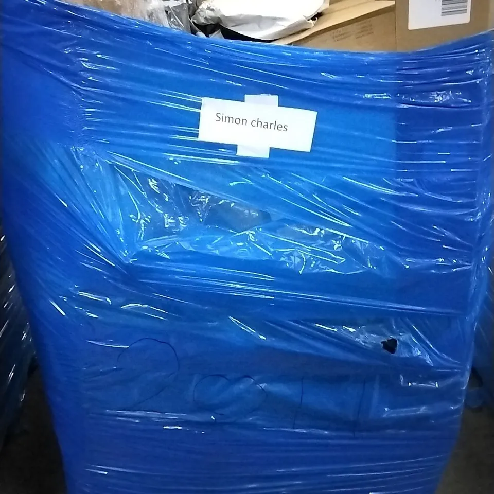 PALLET OF ASSORTED ITEMS INCLUDING FANMITRK TOILET SEAT, PIPISHELL TOILET SEAT, SENSTON BADMINTON RACKET, NALAX SQUASH RACKET, AUTUMNAL WREATH, UVISH RAIN SHOWER SYSTEM