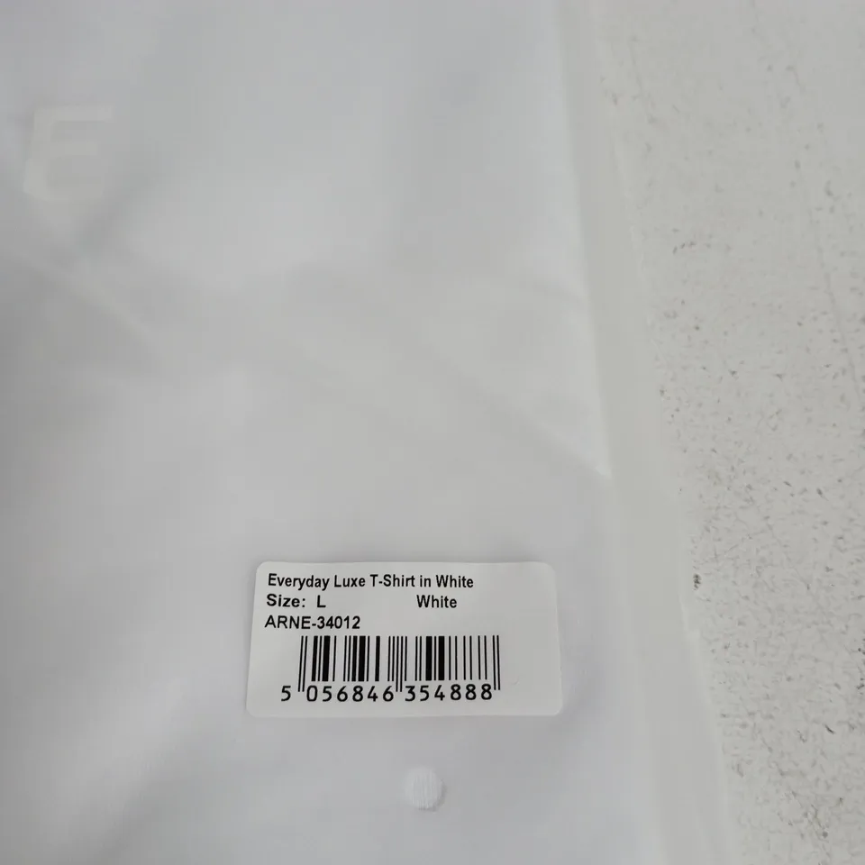 ARNE EVERYDAY LUXE T-SHIRT IN WHITE – UK SIZE L