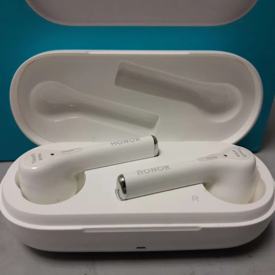BOXED HONOR MAGIC EARBUDS IN WHITE