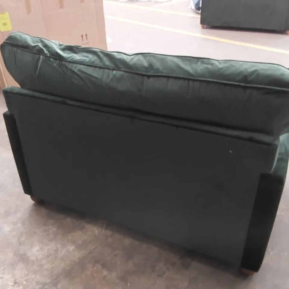 DESIGNER QUALITY 2 SEATER GREEN VELVET UPHOLSTERED SOFA BED