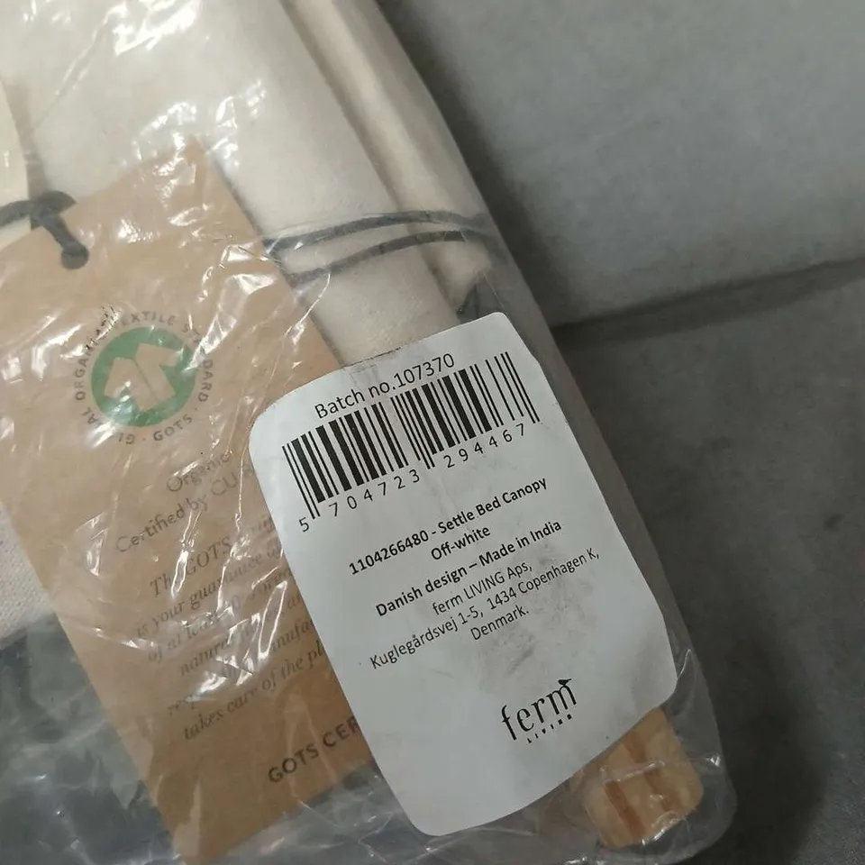 FERM LIVING SETTLE BED CANOPY – OFF-WHITE