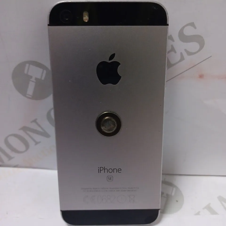 APPLE IPHONE SE SMARTPHONE 