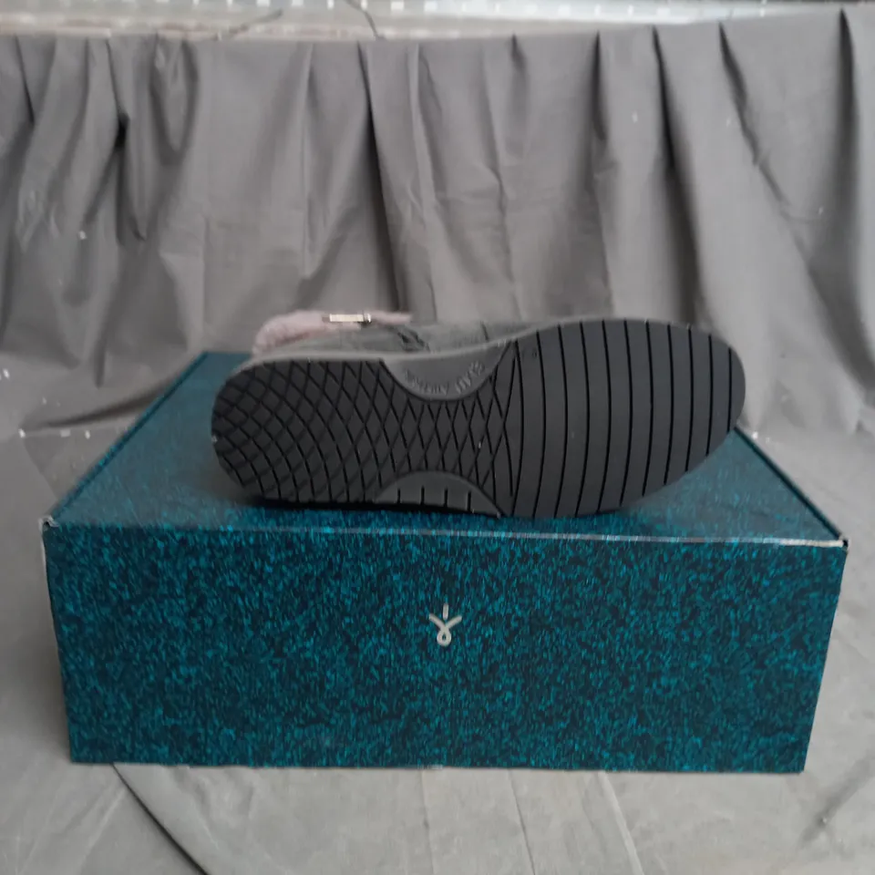 EMU MERAK SUEDE BOOTS SIZE 5