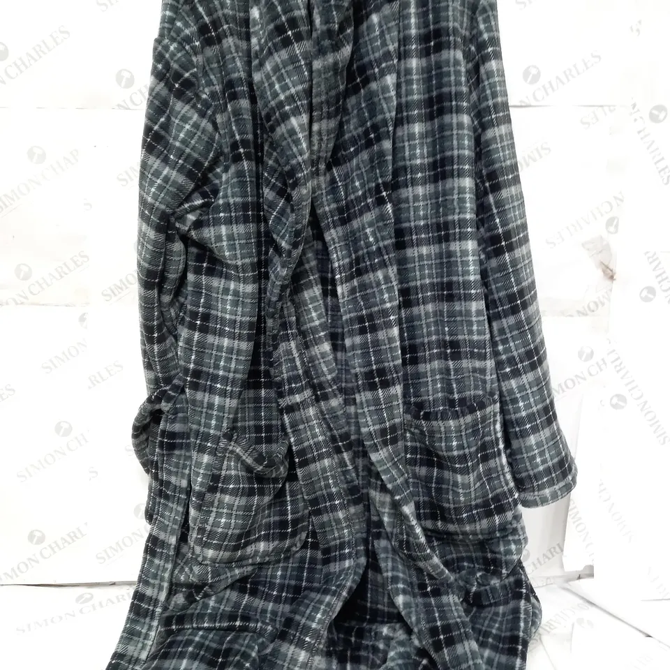F&F COSY CHECKER DRESSING GOWN IN GREY/BLACK - LARGE