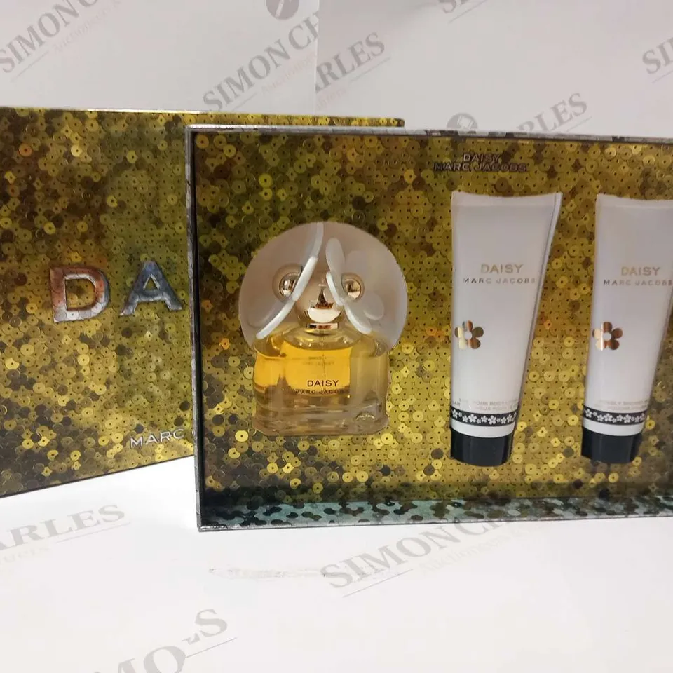 BOXED MARC JACOBS DAISY 50ML EAU DE TOILETTE GIFT SET