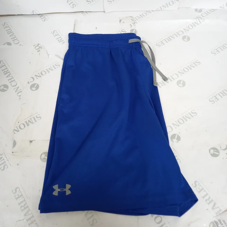 UNDER ARMOUR CASUAL SHORTS SIZE XL