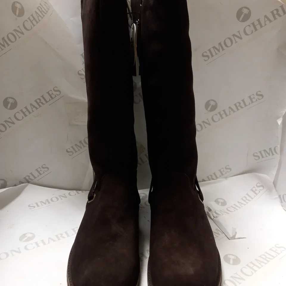 EMU AUSTRALIA "KEMMIE" KNEE BOOTS - OAK - UK 8
