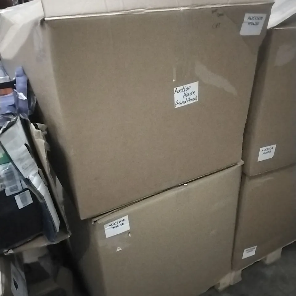 A PALLET CONTAINING A LARGE QUANTITY OF BACKREST PILLOWS AND SIMILAR RELATED PRODUCTS ETC