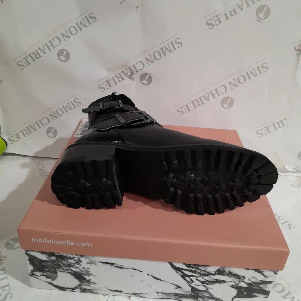 BOXED PAIR OF MODA IN PELLE CORNELLE BLACK LEATHER BOOTS - SIZE 6