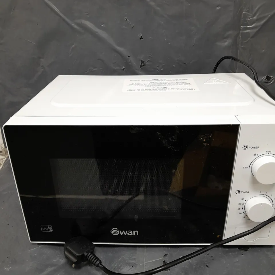 BOXED SWAN 20L 700W MANUAL MICROWAVE IN WHITE - COLLECTION ONLY RRP £54