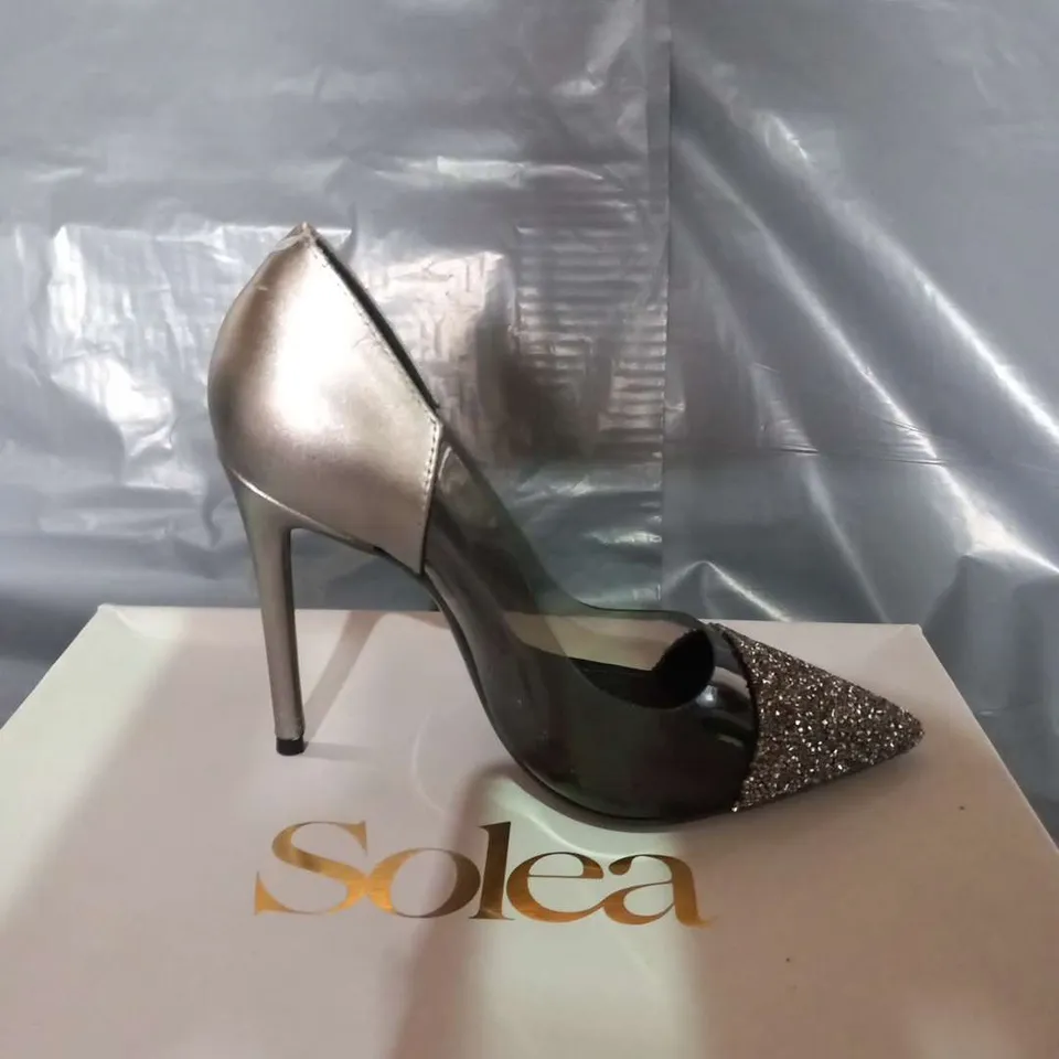 CARVELA SILVER HEELS SIZE 3