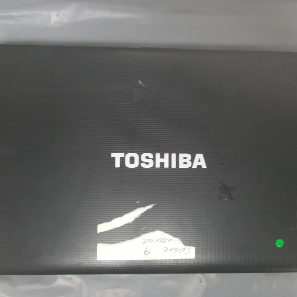 TOSHIBA SATELLITE C850-1MC	15 INCH PENTIUM B960 2.20GHZ