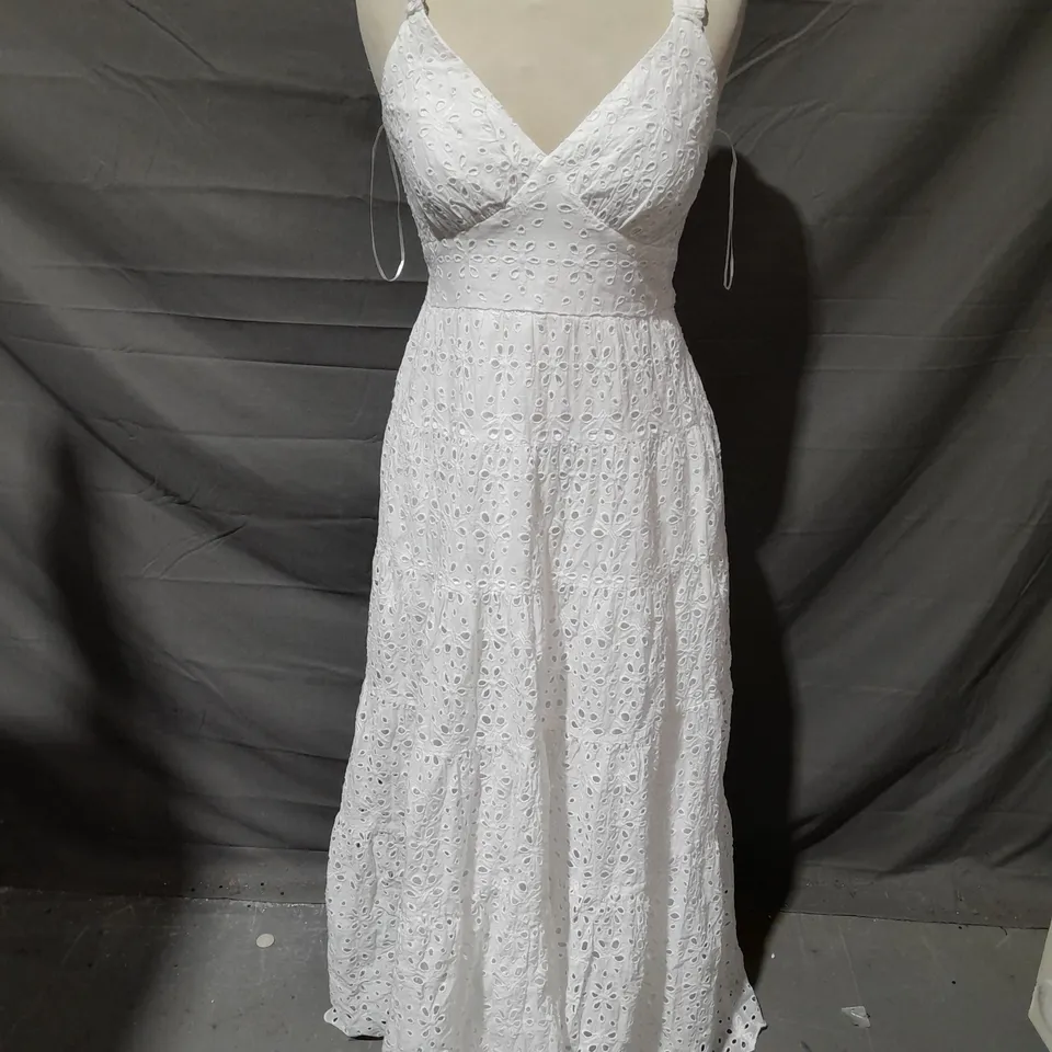 ABERCROMBIE & FITCH FLORAL TEXTURE DRESS IN WHITE - XS