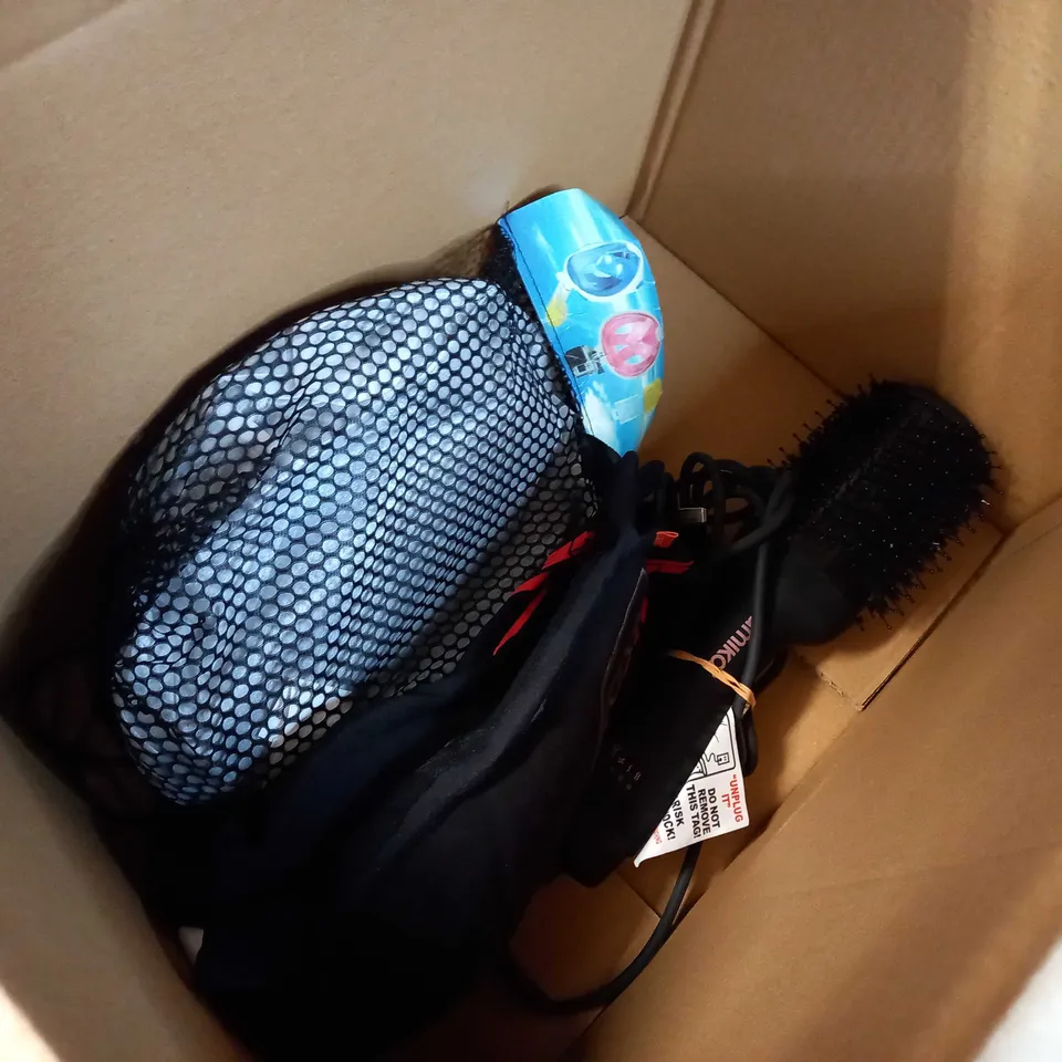 LOT OF APPROX 10 ASSORTED HOUSEHOLD ITEMS TO INCLUDE: NEON LED WALL LIGHT, ELEPHANT MONEY BOX, GLOW STICK