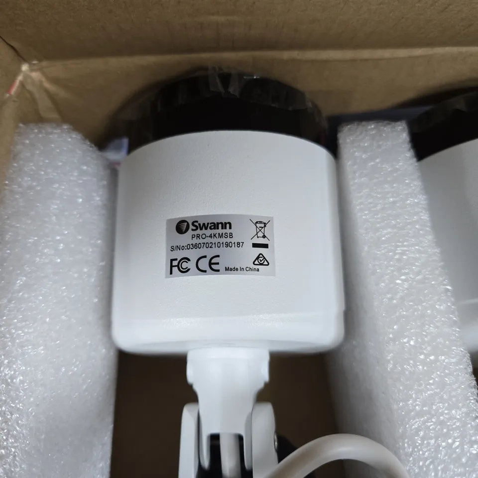SWANN PRO-4KMSB 4K SECURITY CAMERAS (4-PACK) WITH CABLES & ACCESSORIES