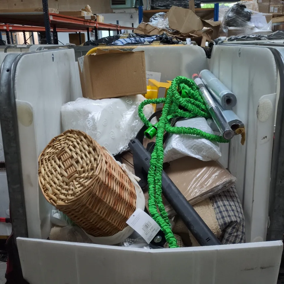 CAGE CONTAINING A LARGE AMOUNT OF ASSORTED ITEMS TO INCLUDE JOHN LEWIS STORAGE BASKET, PLANT POTS ETC