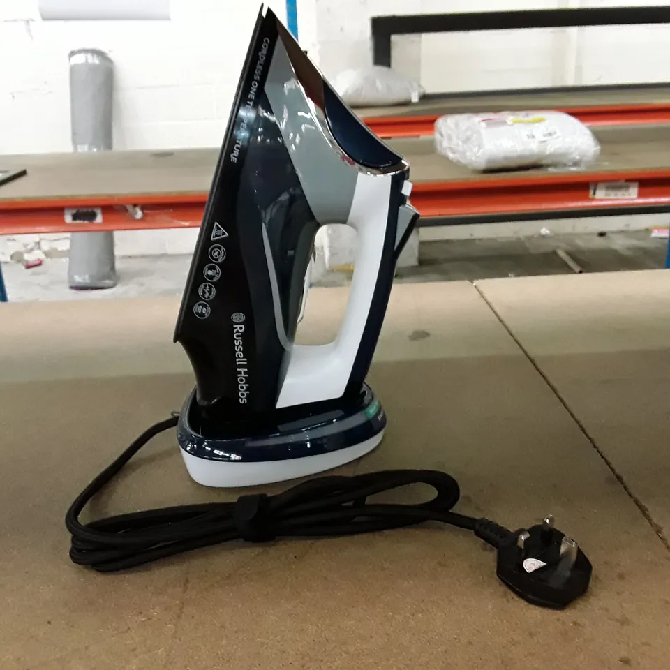 BOXED RUSSELL HOBBS CORDLESS ONE TEMPERAT 