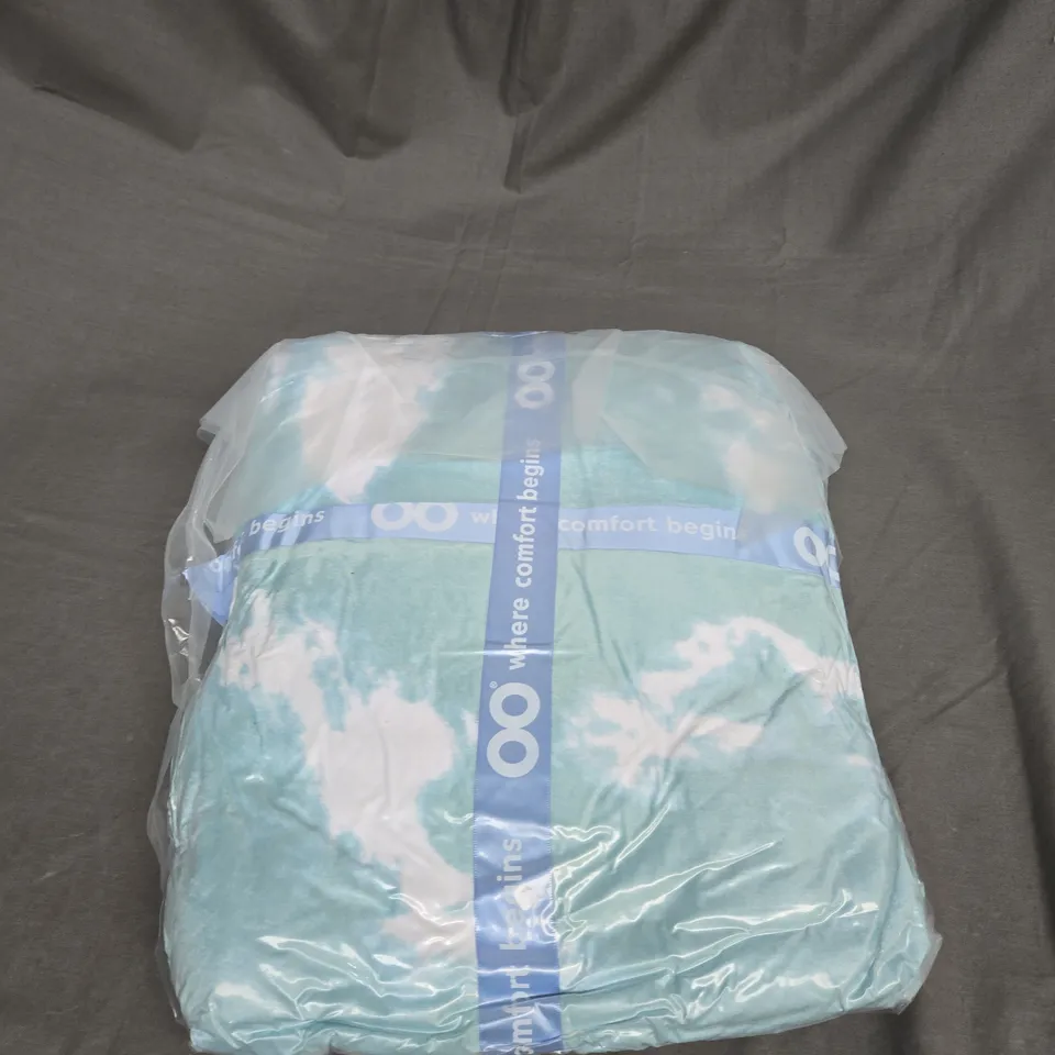 SEALED OODIE OVERSIZED HOODED BLANKET - TIE DYE GREEN