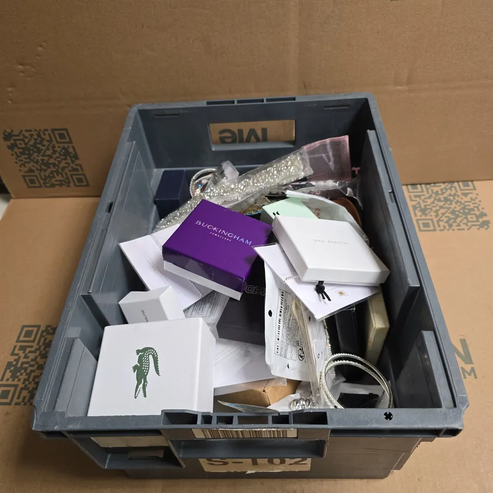 TOTE OF APPROXIMATELY 25 ASSORTED JEWELLERY ITEMS TO INCLUDE BUCKINGHAM, JOMA, SOUL ANALYSE ETC