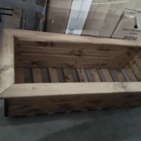 GARDEN PLANTER BOX