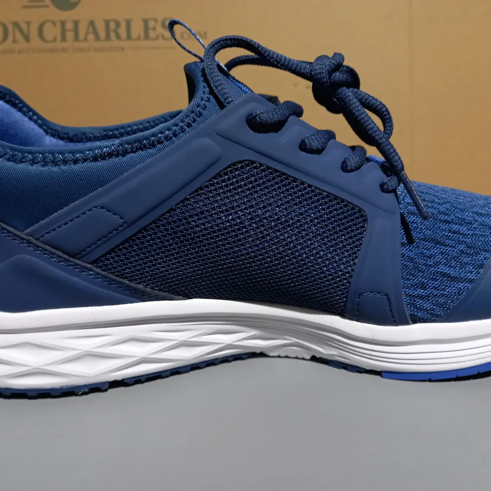 VIONIC FULTON DOMINIC NAVY MENS TRAINERS - SIZE 10