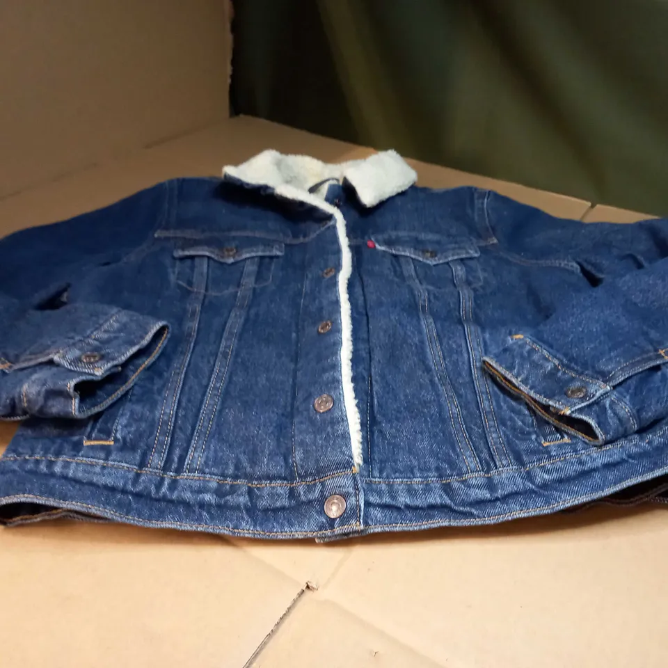 LEVIS BLUE DENIM/BORG LINED JACKET - XL