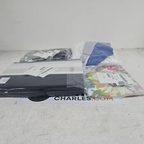 BOX OF APPROXIMATELY 20 ASSORTED HOUSEHOLD ITEMS TO INCLUDE BEDDING AND CLOTHING OF VARIOUS SIZES AND STYLES ETC