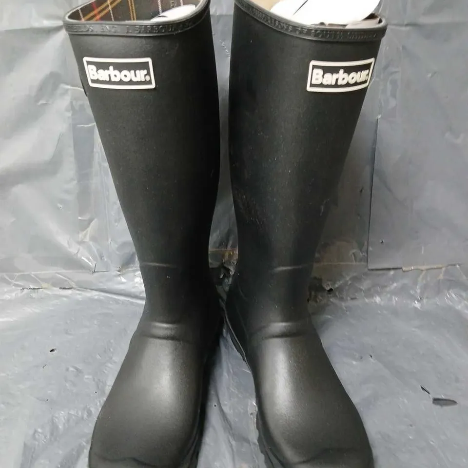 BARBOUR MENS BEDE WELLIES IN BLACK - SIZE 10