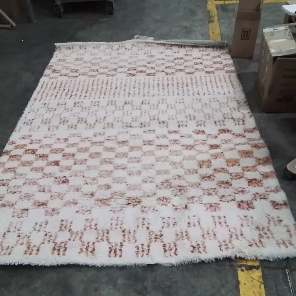 QUALITY DESIGNER AREA RUG - APPROXIMATELY 231X160