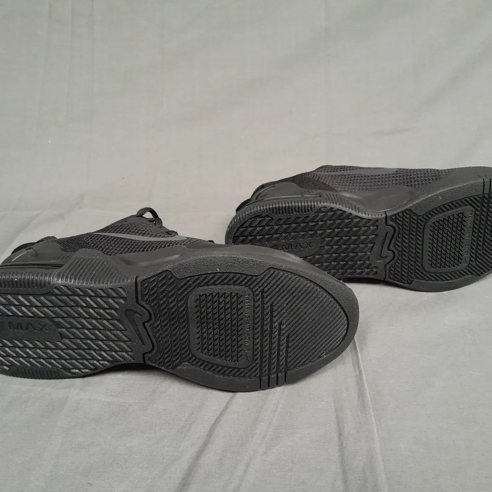 UNBOXED PAIR OF NIKE AIRMAX X IN BLACK SIZE UK 9