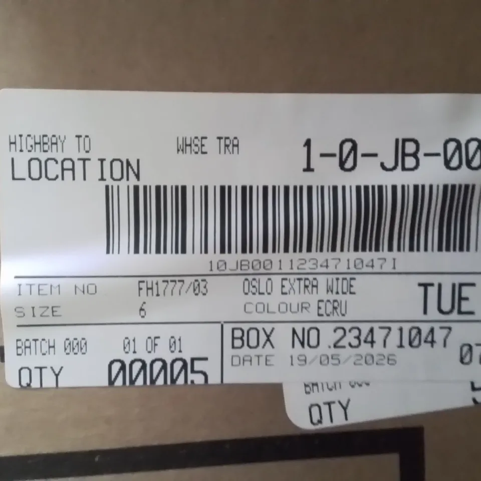 BOXED BRAND NEW APPROXIMATELY 5 SIMPLY BE OSLO EXTRA WIDE SHOES SIZE 6 ECRU