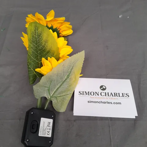 BOXED SUNFLOWER OUTDOOR LIGHT