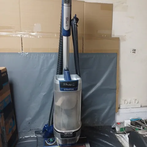 SHARK STRATOS ANTI HAIR WRAP PLUS VACUUM CLEANER