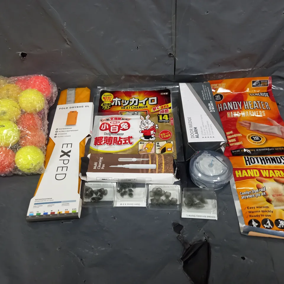 BOX OF ASSORTED HOUSEHOLD ITEMS TO INCLUDE GOLF BALLS, HANDY HEATER AND WINDOW SHOCK ALARMS 