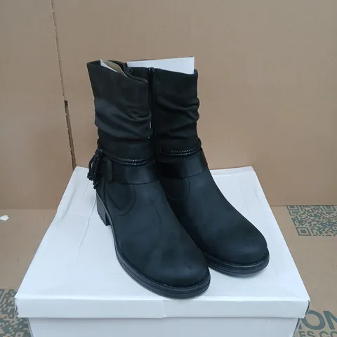 SHOES BY EMMA TARPORLEY BLACK ANKLE BOOTS – UK SIZE 6