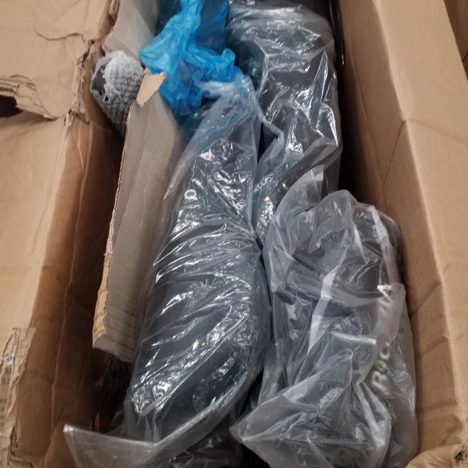 BOXED RACING CHAIR 