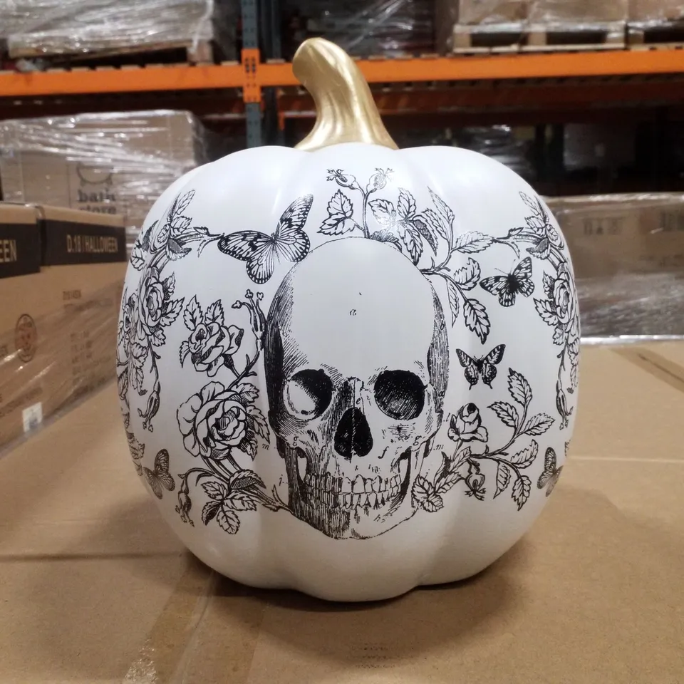 PALLET CONTAINING APPROXIMATELY 36 BRAND NEW LARGE PAINTED CERAMIC PUMPKINS
