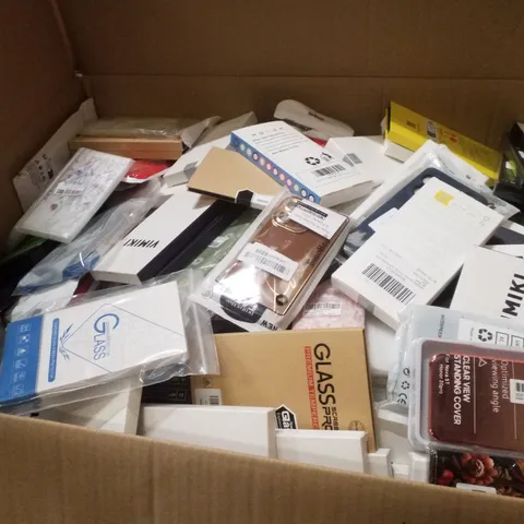PALLET CONTAINING LARGE QUANTITY OF ASSORTED PHONE CASES