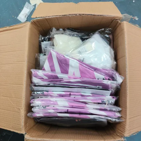 BOX OF APPROXIMATELY 70 ASSORTED CLOTHING ITEMS TO INCLUDE: TAMSY BLOUSE 