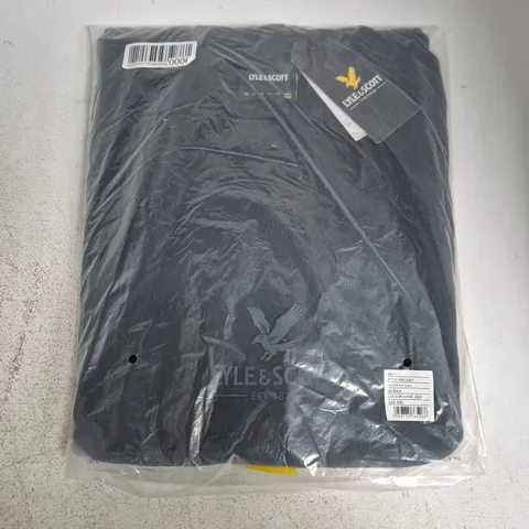 BAGGED LYLE & SCOTT PIQUE MOCK NECK JUMPER – JET BLACK, XXL