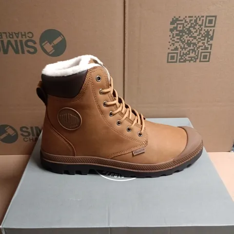 BOXED PAIR OF PALLADIUM PAMPA SPORT CUFF BOOTS - 12