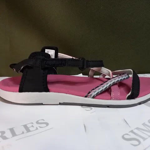 REGATTA LADY ROMA SANDALS SIZE 6
