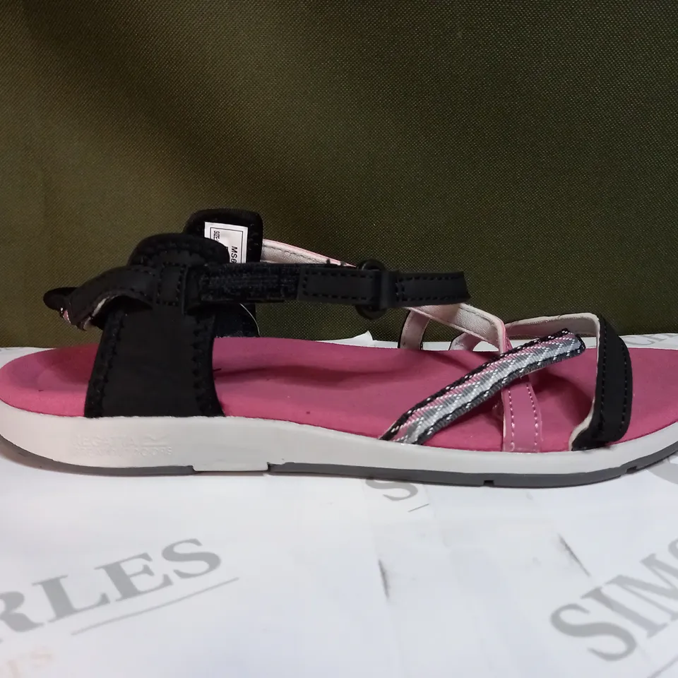 REGATTA LADY ROMA SANDALS SIZE 6