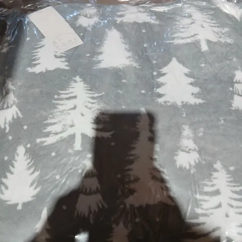 FIVE AT HOME COLLECTION WINTER FOREST SETS